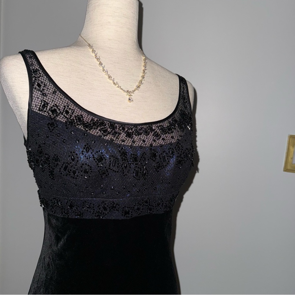 Carmen Marc Valvo Black Velvet Beaded Sapphire Shift Sheath Maxi Evening Gown